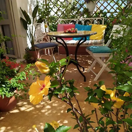 Oda ve Kahvaltı Roof Garden Alghero