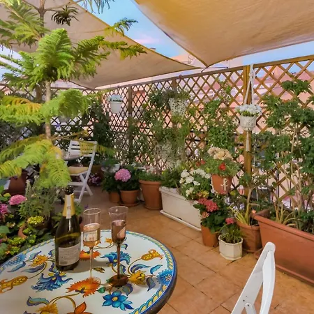 Roof Garden Oda ve Kahvaltı