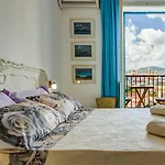 לינה וארוחת בוקר Roof Garden 3*