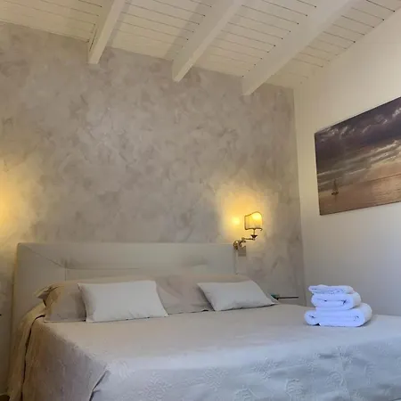 Roof Garden Bed and breakfast 3*
