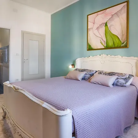 住宿加早餐酒店 Roof Garden 3*