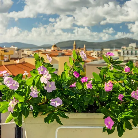 Roof Garden Oda ve Kahvaltı Alghero