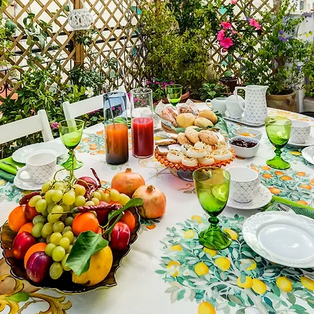 Roof Garden Oda ve Kahvaltı