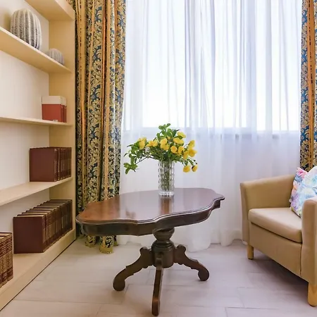 Roof Garden 住宿加早餐酒店 3*