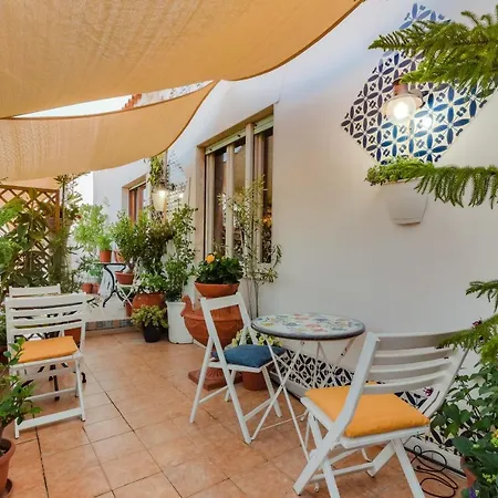 Roof Garden 3*