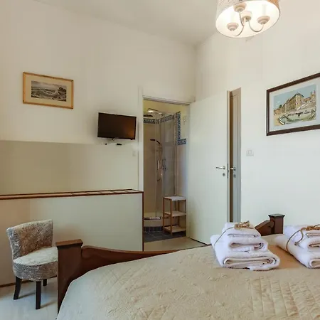Bed & Breakfast Roof Garden 3*