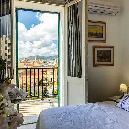 Roof Garden 3*